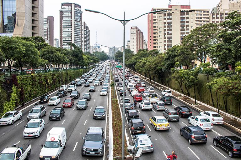As atuais tendências para a mobilidade urbana visam a reduzir o trânsito.